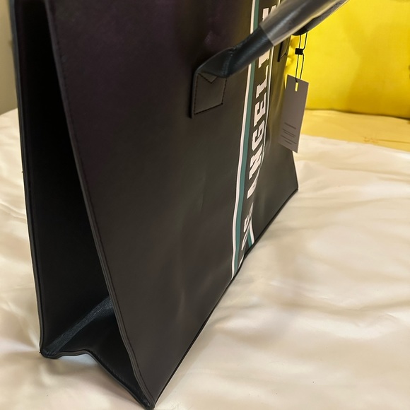 NWT LA Trading Co Black LA-NY tote - Picture 4 of 4